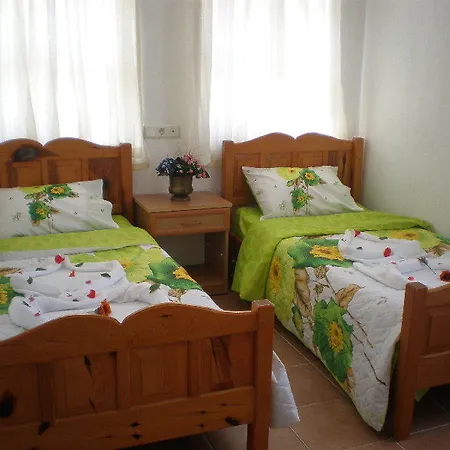 Hotell Jade 2*